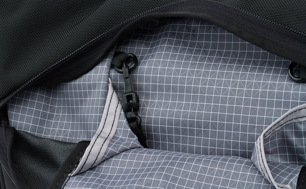 A close shot of the o-ring inside the Parental Unit's side compartment.